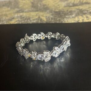 Elegant Silver Bracelet with Clear Cubic Zirconia Stones AAAAA grade